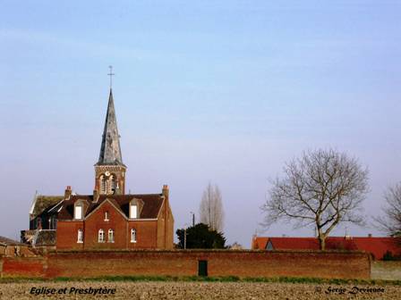 Eglise Saint-Martin (1864) et le presbytère (1868)